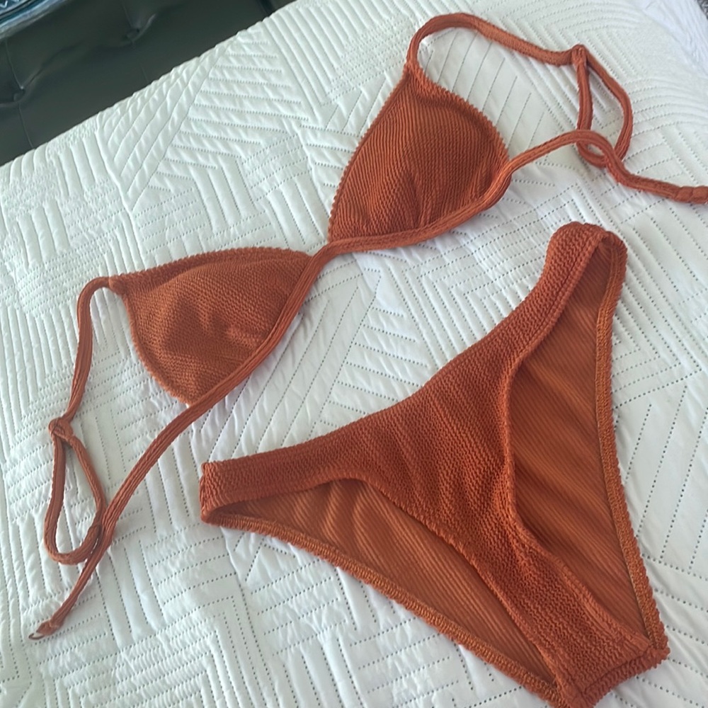 Good American burnt orange bikini